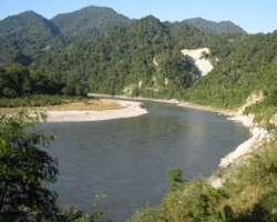 It is crossed by the Manas River on which the park has got its name. The existenc a beautiful view of the park.